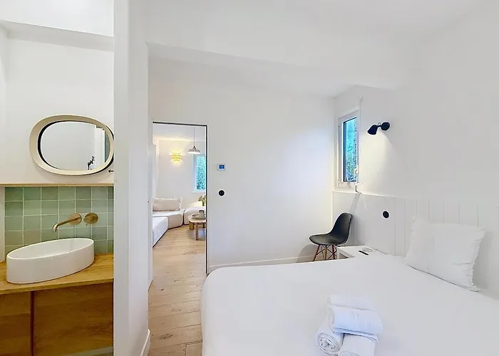 Celestine Yourhosthelper * Tourgeville