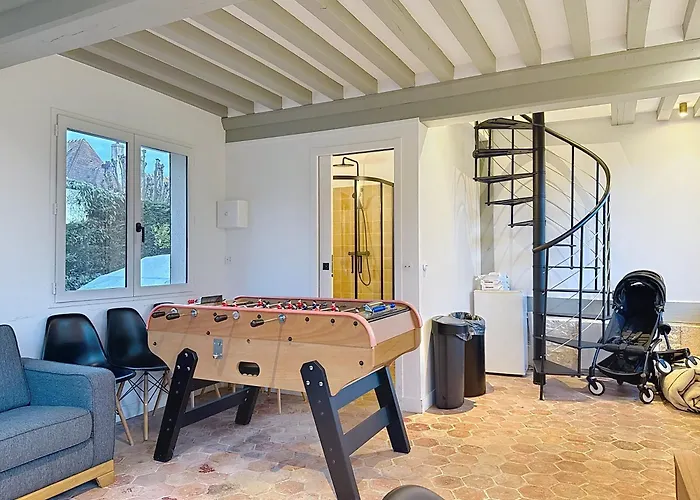 Celestine Yourhosthelper * Tourgeville