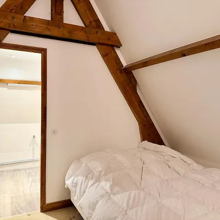 Celestine Yourhosthelper Villa *