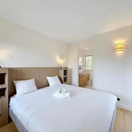 Celestine Yourhosthelper Villa *