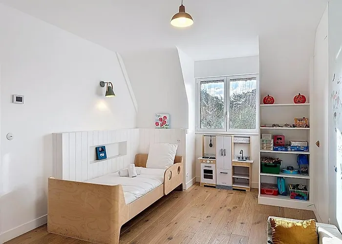 Celestine Yourhosthelper * Tourgeville