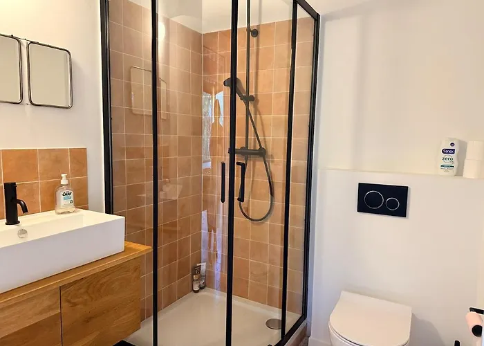 Celestine Yourhosthelper 투르제빌