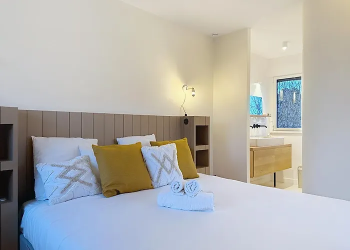 Celestine Yourhosthelper * 투르제빌